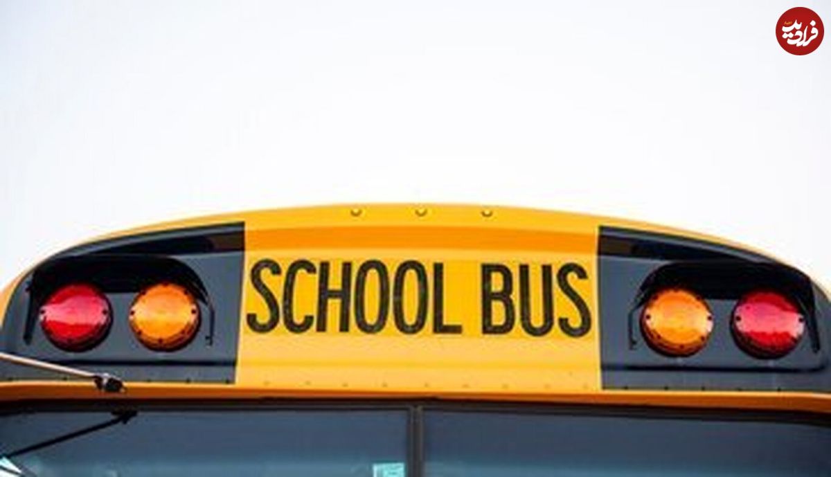 (عکس) راننده سرویس سکته کرد، دانش‌آموز کلاس هفتمی اتوبوس را هدایت کرد