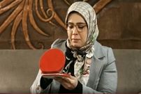 عکس| سفر زمان؛ «مژگان عباسی» (بچه مهندس 3) در 19 سالگی در کنار برج ایفل
