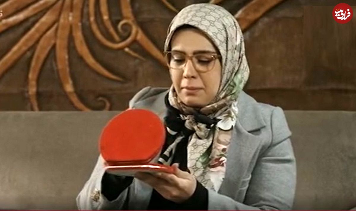 عکس| سفر زمان؛ «مژگان عباسی» (بچه مهندس 3) در 19 سالگی در کنار برج ایفل