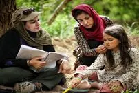 نرگس آبیار و تصویر‌های رنگارنگ از دنیای زنانه