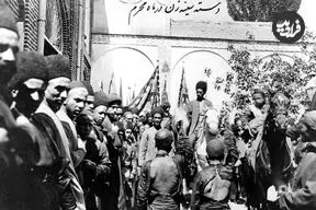 عکس| سفر زمان؛ جمعیت انبوه عزاداران محرم در یکی از میدان‌های تهران در دوران قاجار