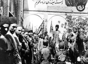 عکس| سفر زمان؛ جمعیت انبوه عزاداران محرم در یکی از میدان‌های تهران در دوران قاجار