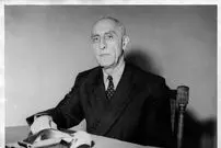 عکس| سفر در زمان؛ دیدار «محمد مصدق» با ایوان سادچیکف، سفیر شوروی