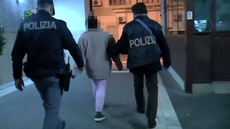 (ویدیو) واکنش فوق حرفه‌ای پلیس هنگام دستگیری فرد تبهکار