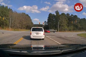 (ویدیو) تصادف عجیب سر چهارراه به خاطر عجله یک راننده ناشی