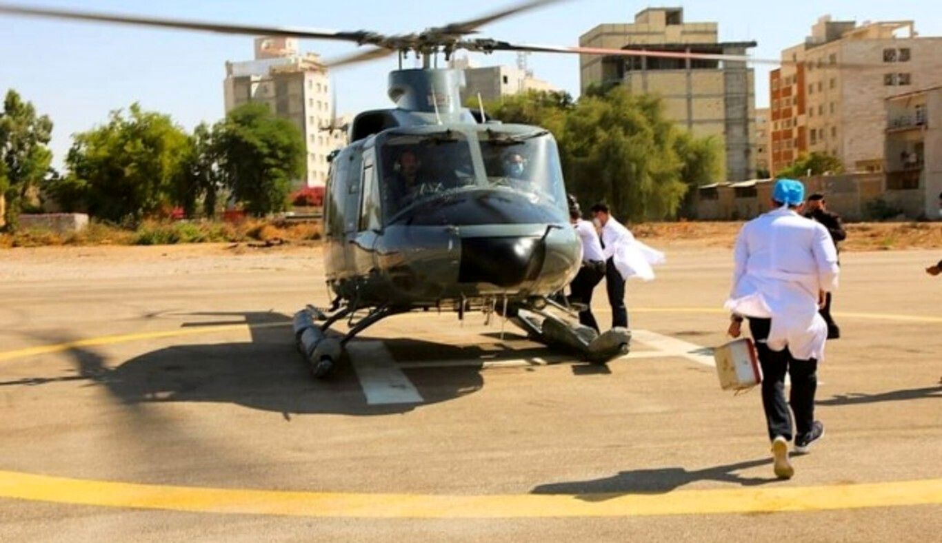 (ویدئو)  فرود هلیکوپتر اورژانس در جاده شیراز