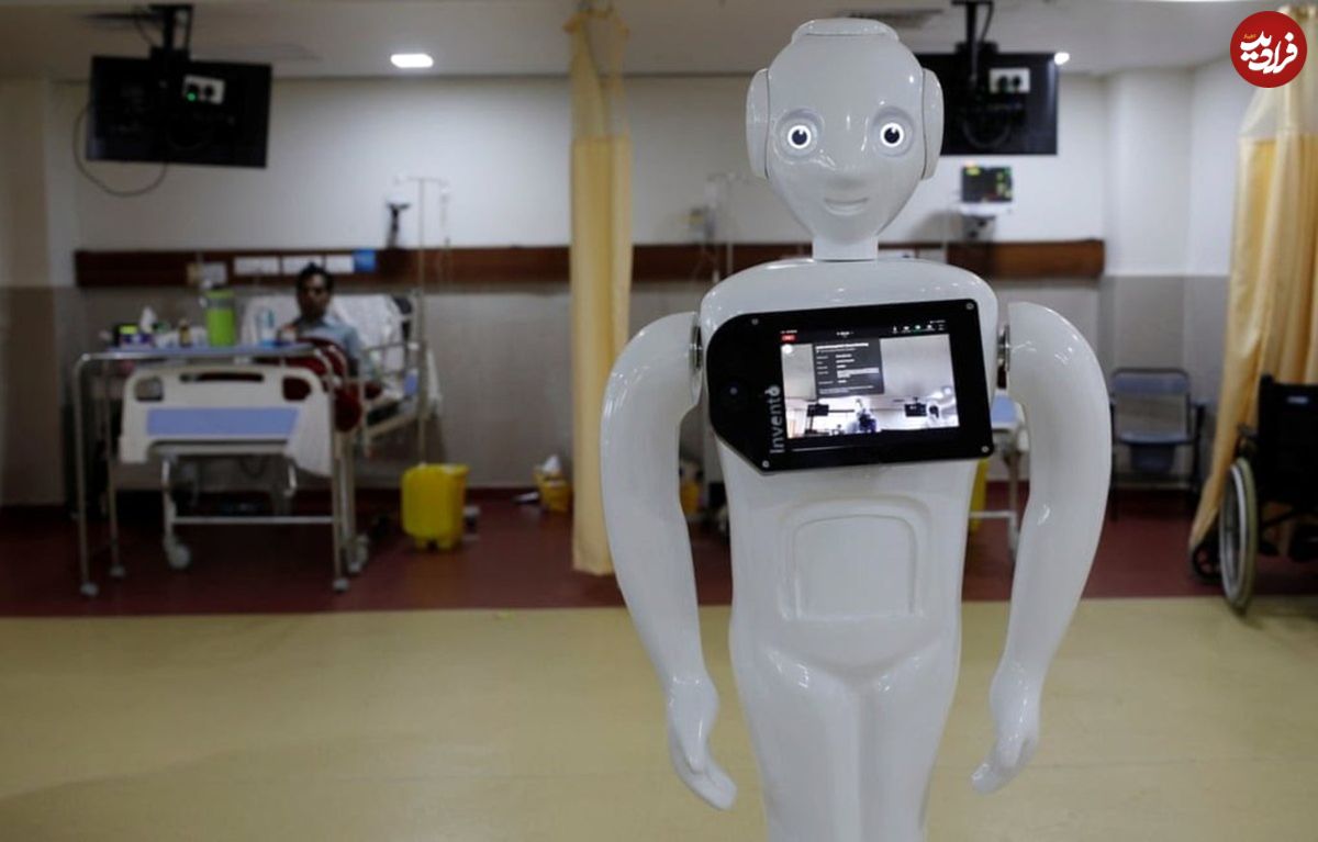ویدئو / استفاده از ربات‌ها در شانگ‌های برای مقابله با همه‌گیری کرونا