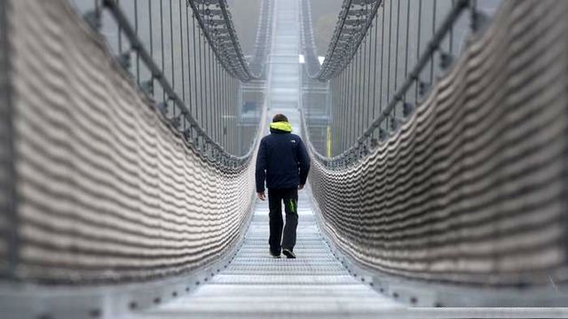 تصاویر/ افتتاح طولانی‌ترین پل معلق جهان