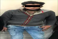 سارقی که حشرات زیرپوستش را با چاقو بیرون می‌کشید