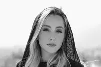 عکس| سفر در زمان؛ «نازنین بیاتی» در 25 سالگی و در ششمین فیلم اش؛ سال 93