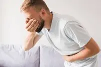(اینفوگرافیک) چرا اول صبح حالت تهوع داریم؟