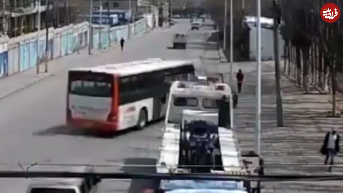(ویدئو) راننده اتوبوس در برخوردی مرگبار زنده ماند!