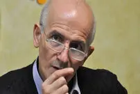 فراستخواه: هیچ جامعه‌ای با غر زدن به جایی نمی‌رسد