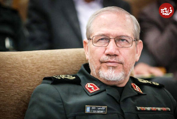 عکس؛ سفر در زمان؛ «سرلشکر رحیم صفوی و سردار قاآنی سوار بر یک ون در سفر»؛ دهه 80