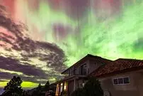 احتمال وقوع طوفان خورشیدی و رقص شفق‌های قطبی در آسمان