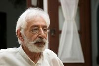 عکس؛ سفر به تاریخ؛ «جمشید مشایخی» در 28 سالگی روی صحنۀ تئاتر؛ دهۀ 40