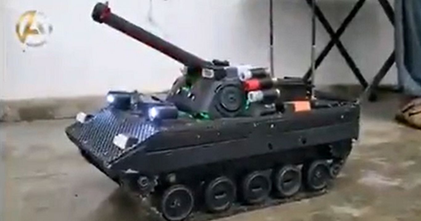 (ویدئو) رونمایی طالبان از اولین تانک ربات؛ هدف بعدی چیست؟