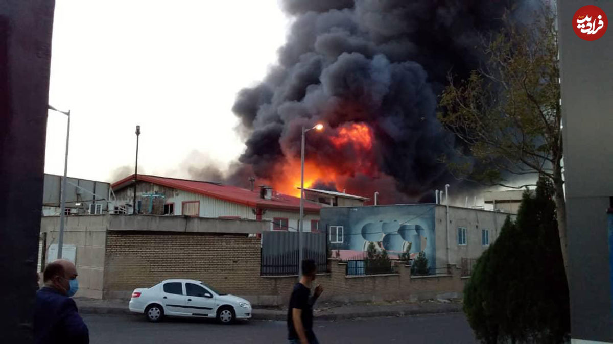 کارخانه مواد شوینده قم در آتش سوخت