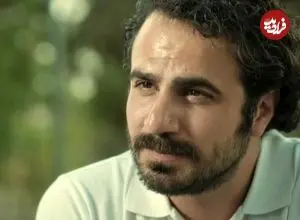 عکس| سفر در زمان؛ «محمدرضا» سریال بیگانگان با گریم متفاوت در یک تئاتر؛ سال 97