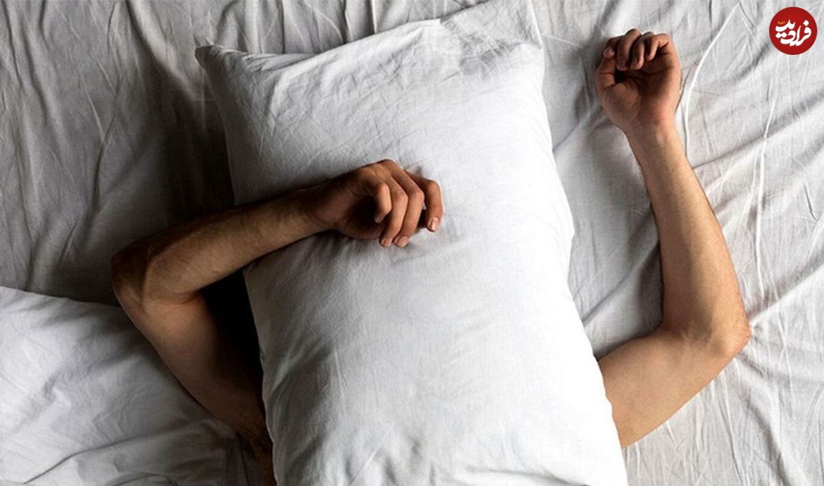 وقتی با چراغ روشن میخوابیم چه اتفاقی در بدنمان میافتد؟