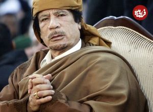 عکس؛ سفر در زمان؛ «سرهنگ قذافی» در کنار «هواری بومدین» رئیس جمهور الجزایر؛ سال 1348