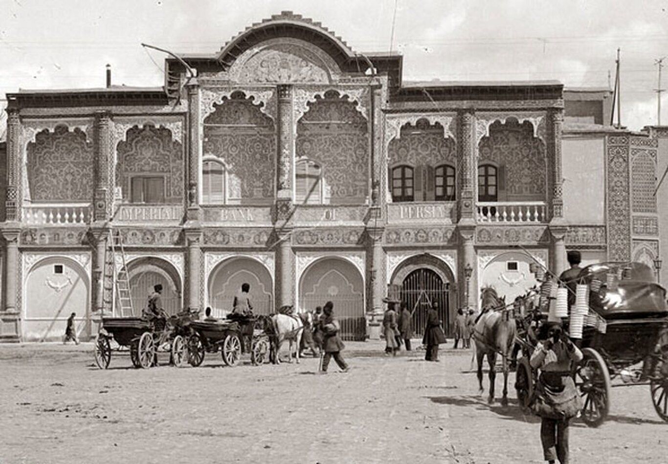 (عکس) اولین بانک کشور در میدان توپخانه تأسیس شد