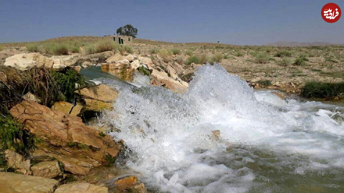 (ویدئو) بارش باران چشمه‌ای زلال را در فولادشهر نمایان کرد