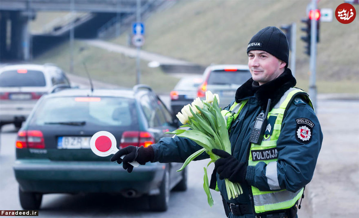 تصاویر/ کار جالب پلیس لیتوانی در روز زن