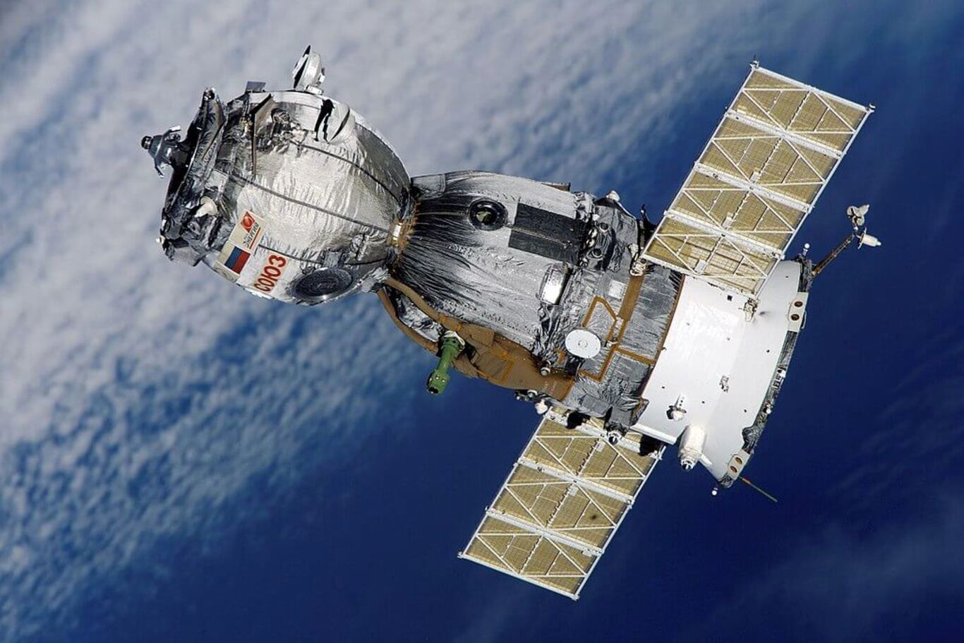 مونتاژ ماهواره‌ها در فضا