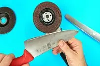 (ویدئو) روشی آسان برای تیز کردن چاقو در یک دقیقه