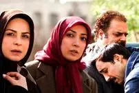 عکس| سفر زمان؛ تیپ و چهرۀ «نگار عابدی» در حاشیۀ تئاتر «زیبایی گاهی زن است»؛ سال 98