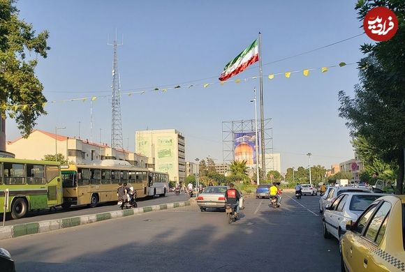 (عکس) سفر به تهران قدیم؛ نمایی از «میدان بهارستان و خیابان سیروس»؛ دهه 30