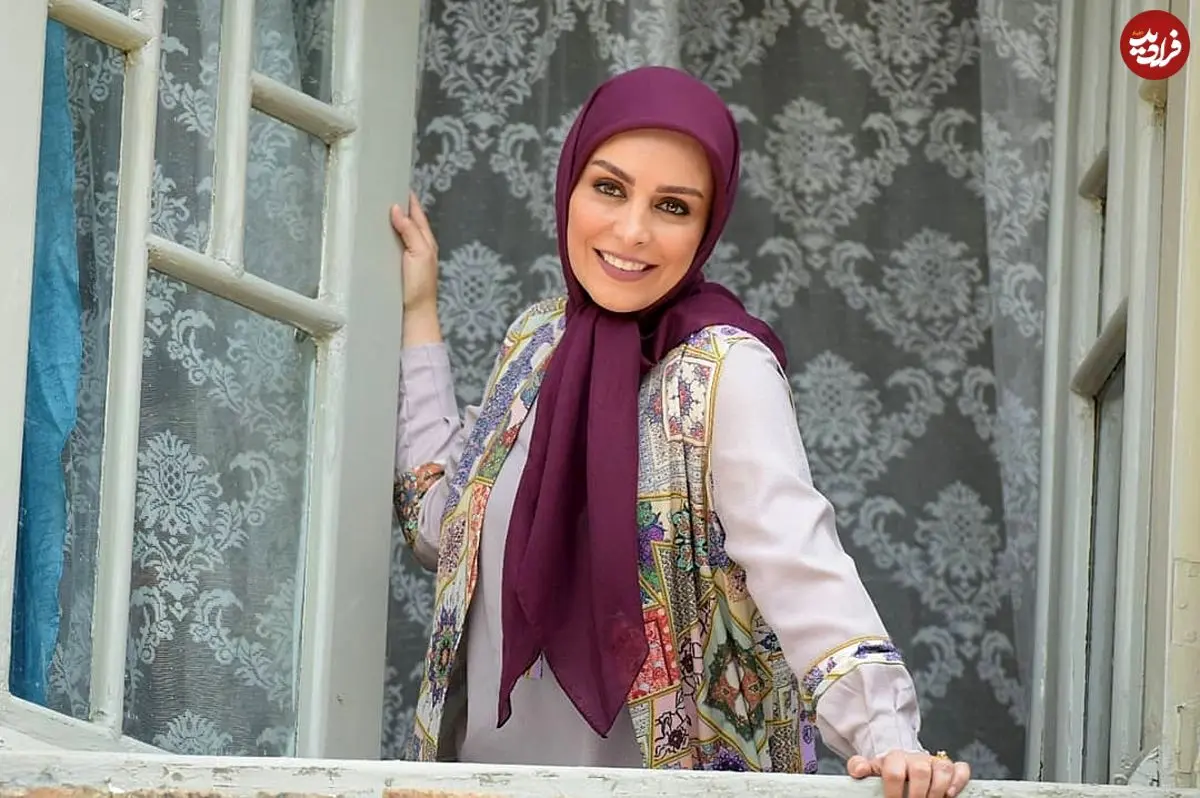 عکس| سفر در زمان؛ «ماهچهره خلیلی» به همراه پسرش در لندن؛ سال 1394