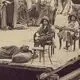 عکس| سفر زمان؛ اجرای «تعزیه تخته حوضی» در حیاط یک عمارت چندطبقه در دوران قاجار