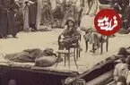 عکس| سفر زمان؛ اجرای «تعزیه تخته حوضی» در حیاط یک عمارت چندطبقه در دوران قاجار