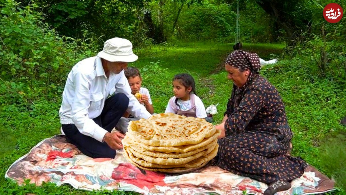 ببینید؛ غذای روستایی در آذربایجان؛ پخت نان محلی و خوراک مرغ و سیب زمینی
