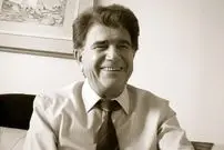 عکس| سفر در زمان؛ «بهروز وثوقی» و «محمدرضا شجریان» در یک کافه در آمریکا؛ اوایل دهه 90