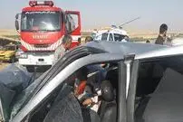 (ویدئو) سقوط چند خودرو به داخل دره پس از تصادف با یک کامیون