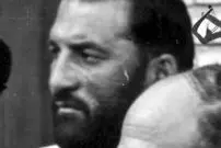 عکس| سفر در زمان؛ «شعبان بی مخ» در حال قدم زدن با «محمدرضا پهلوی»؛ دهه 40