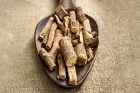 ۲۷ خاصیت شیرین بیان